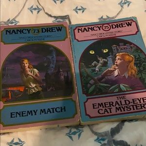 ❤️ Pair of Vintage Nancy Drew books